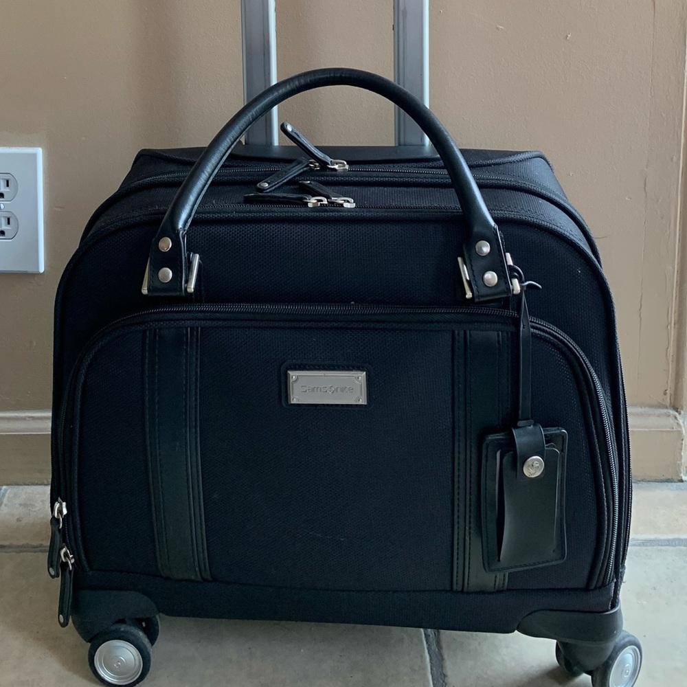 Black Samsonite Carriage Bag